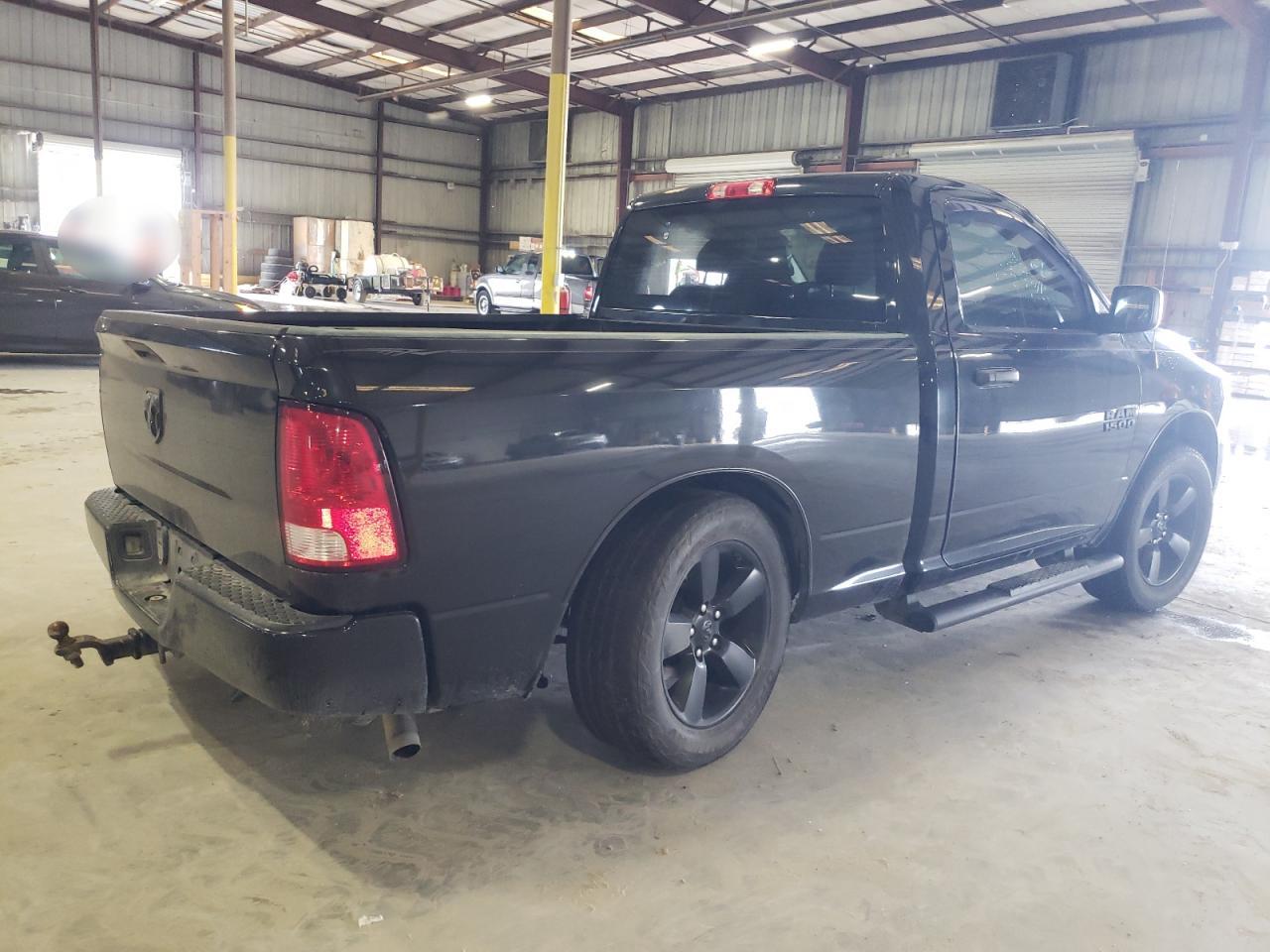 2018 RAM 1500 ST photo 3