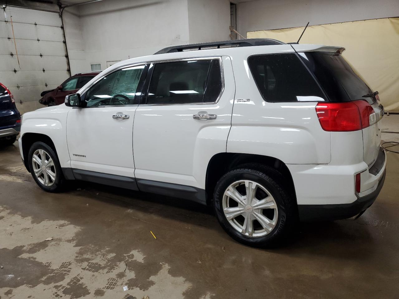 2017 GMC TERRAIN SLE photo 4
