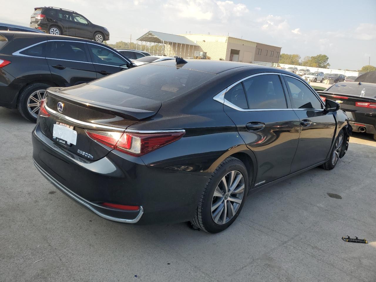 2020 LEXUS ES 300H photo 3