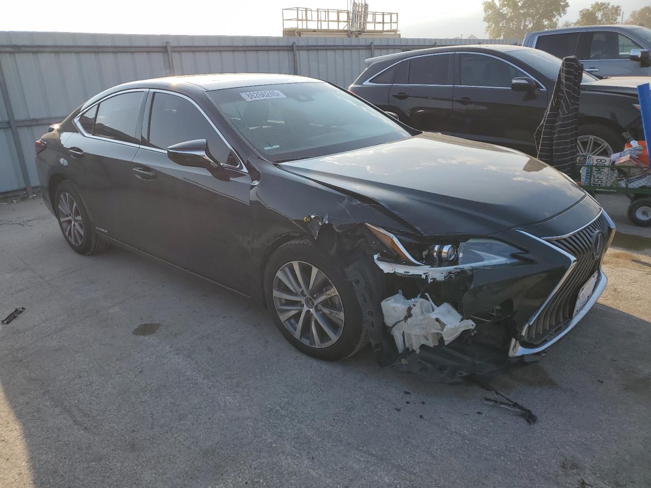 2020 LEXUS ES 300H photo 4