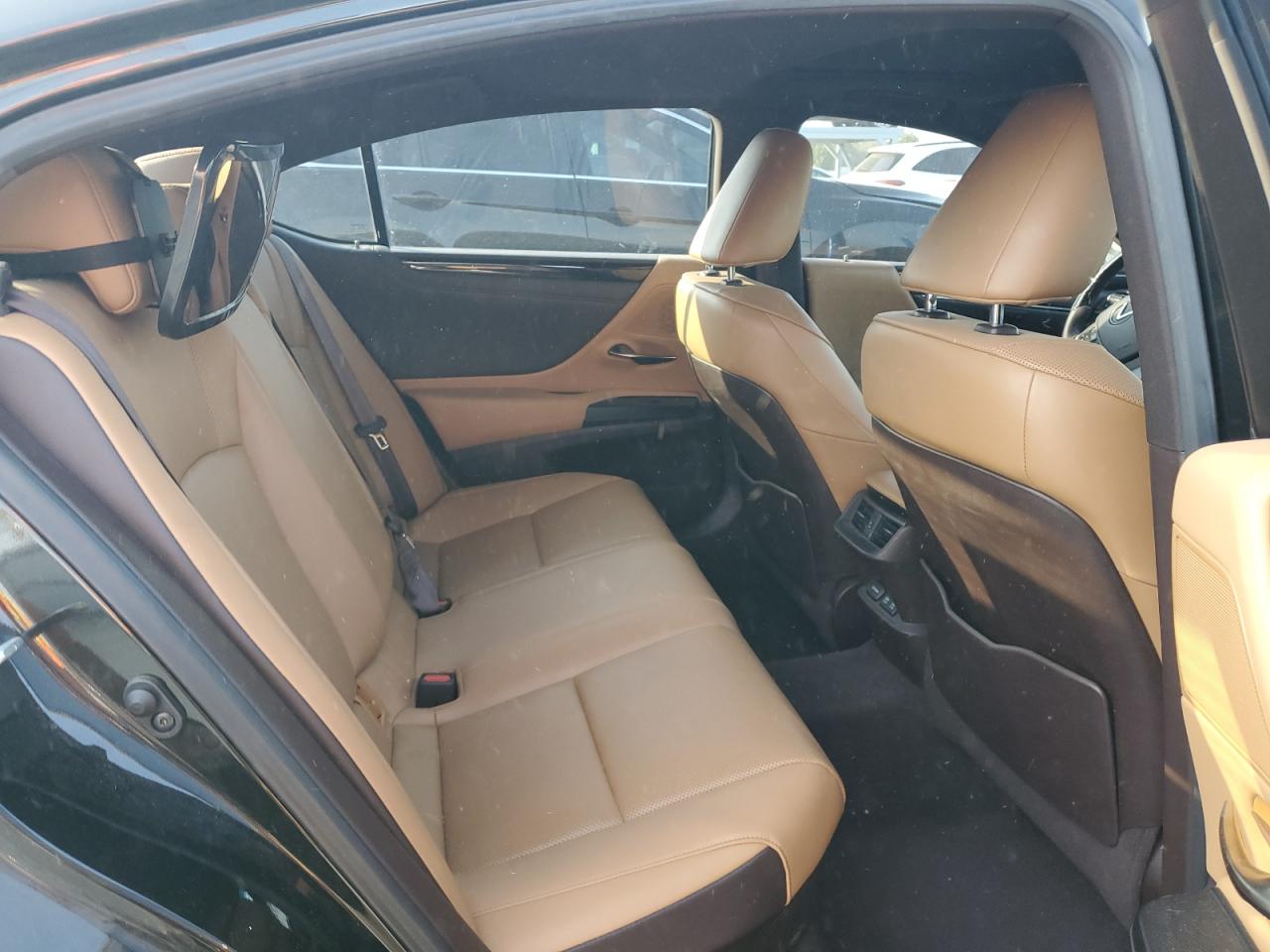 2020 LEXUS ES 300H photo 10