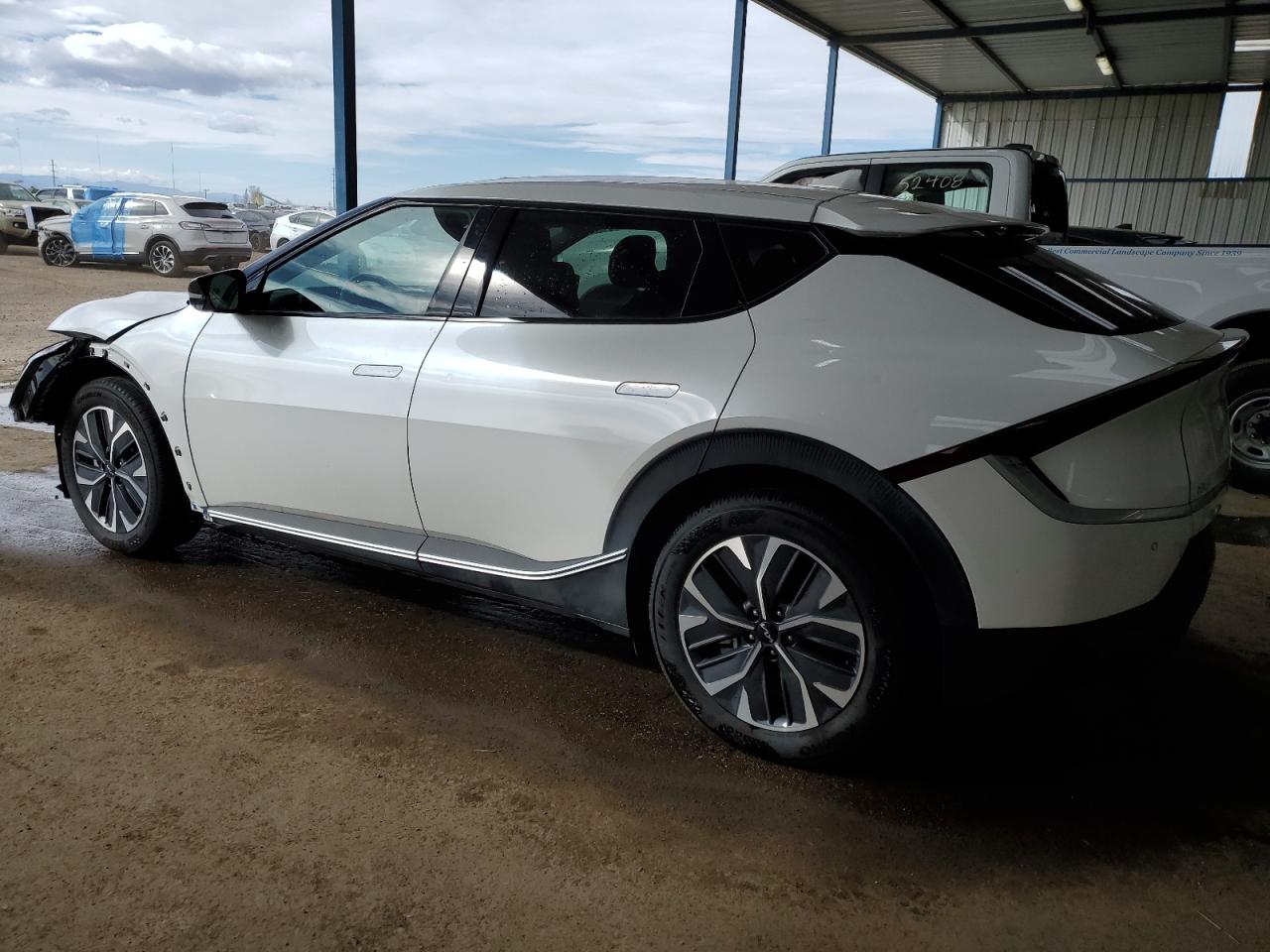 2024 KIA EV6 LIGHT LONG RANGE photo 3