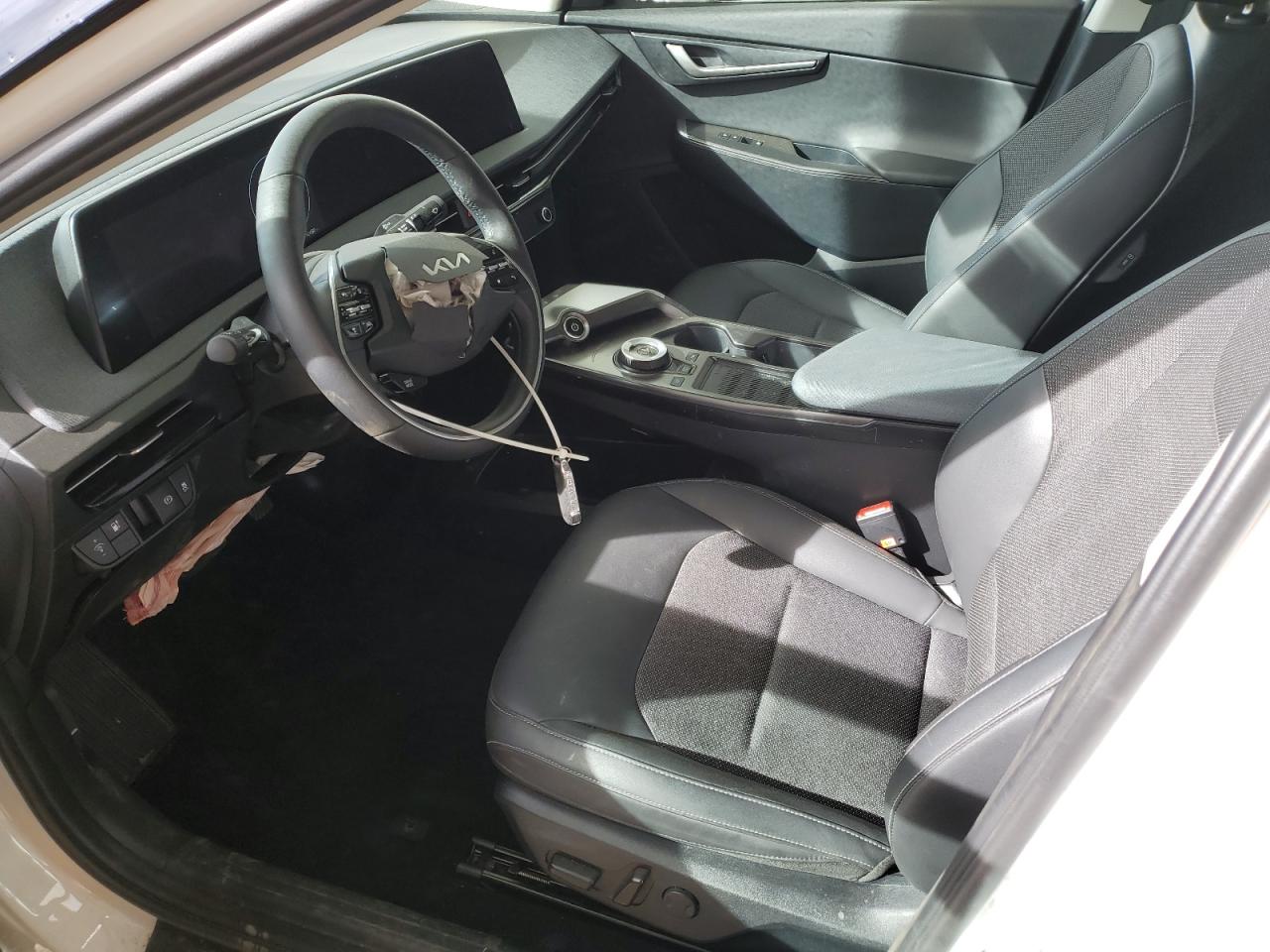 2024 KIA EV6 LIGHT LONG RANGE photo 13
