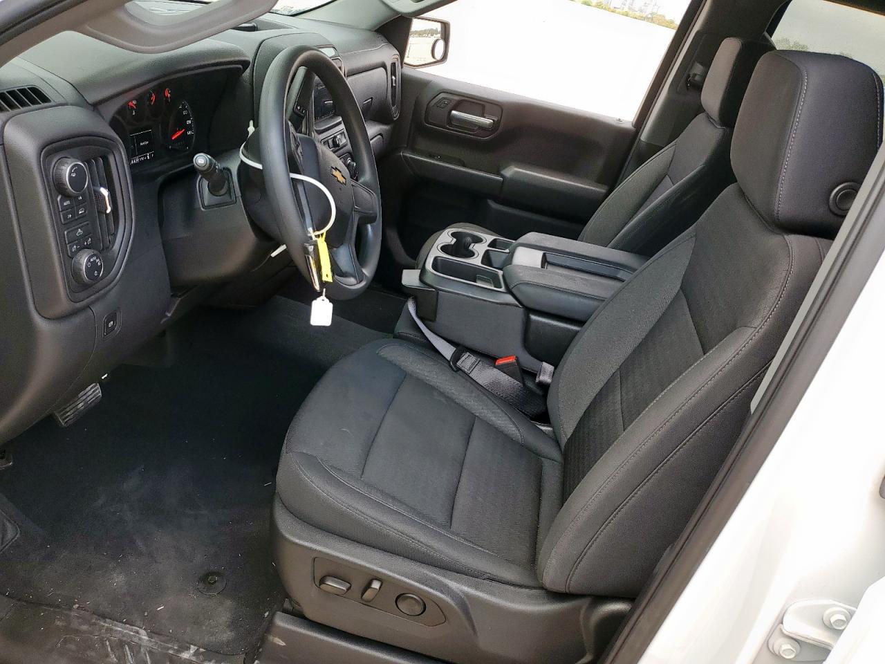 2025 CHEVROLET SILVERADO K1500 CUSTOM photo 7