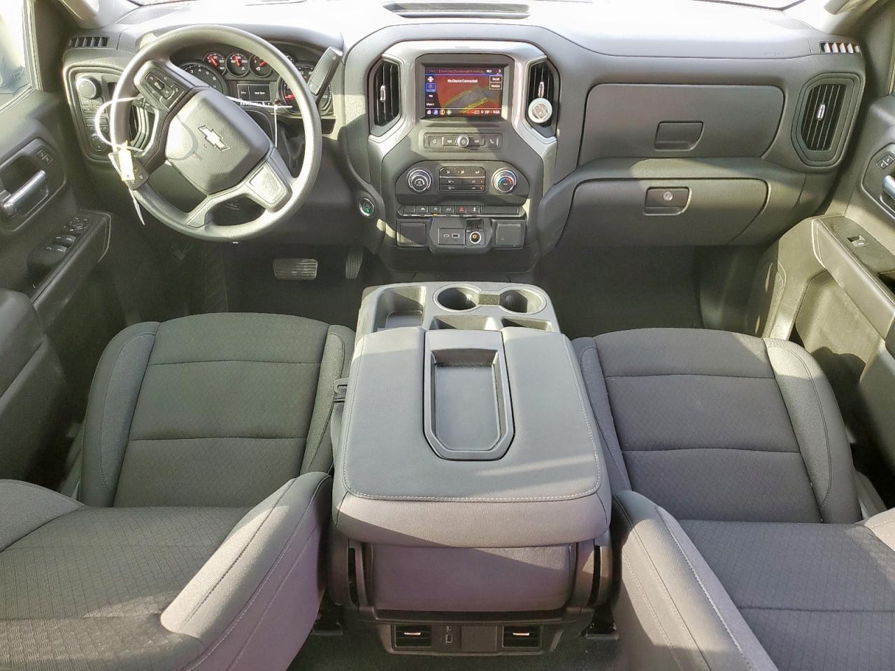2025 CHEVROLET SILVERADO K1500 CUSTOM photo 8
