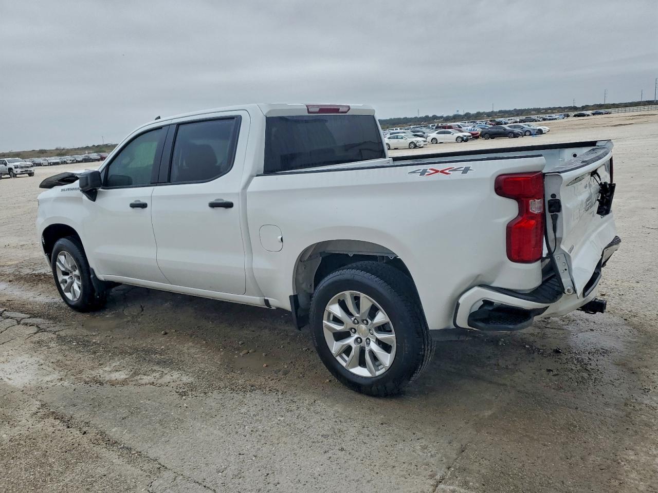 2025 CHEVROLET SILVERADO K1500 CUSTOM photo 2