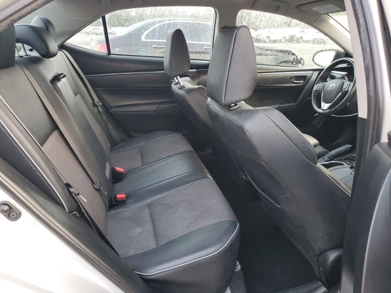 2015 TOYOTA COROLLA S photo 10