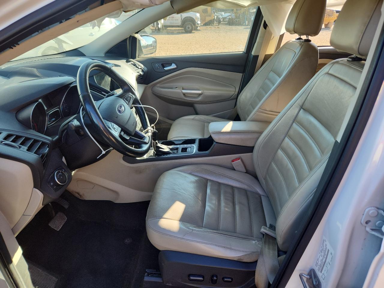 2017 FORD ESCAPE SE photo 19