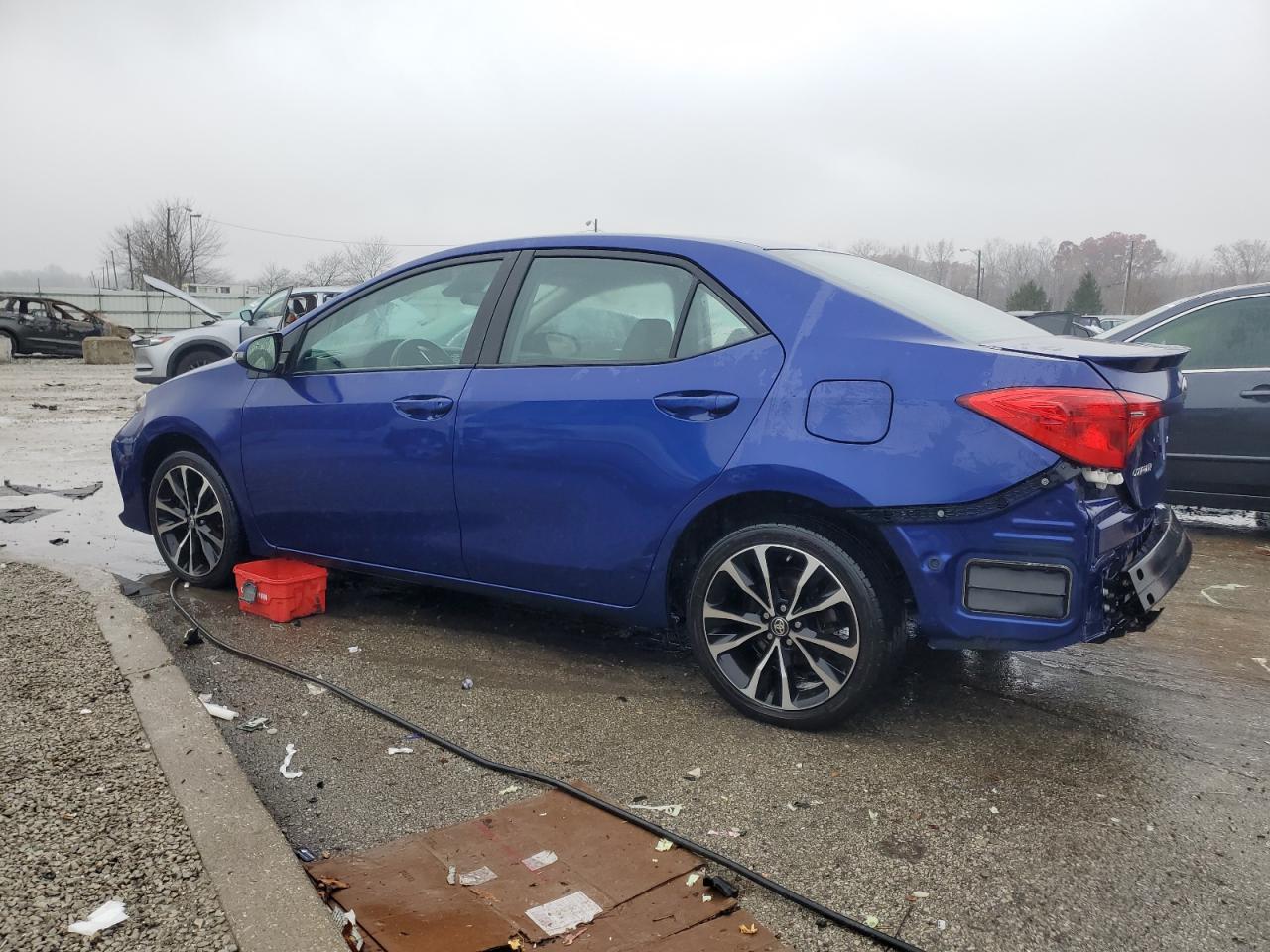 2017 TOYOTA COROLLA SE photo 3