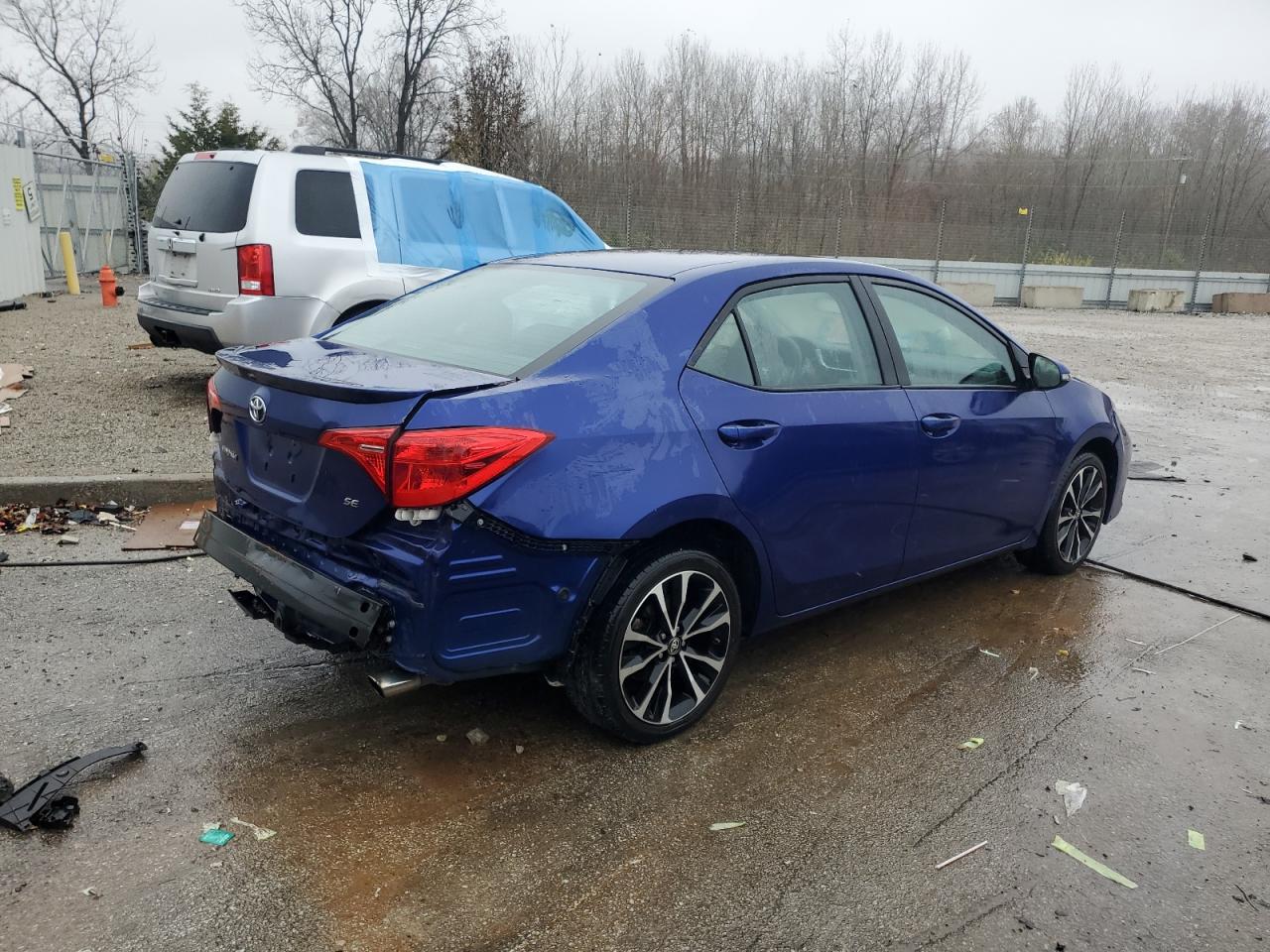 2017 TOYOTA COROLLA SE photo 5