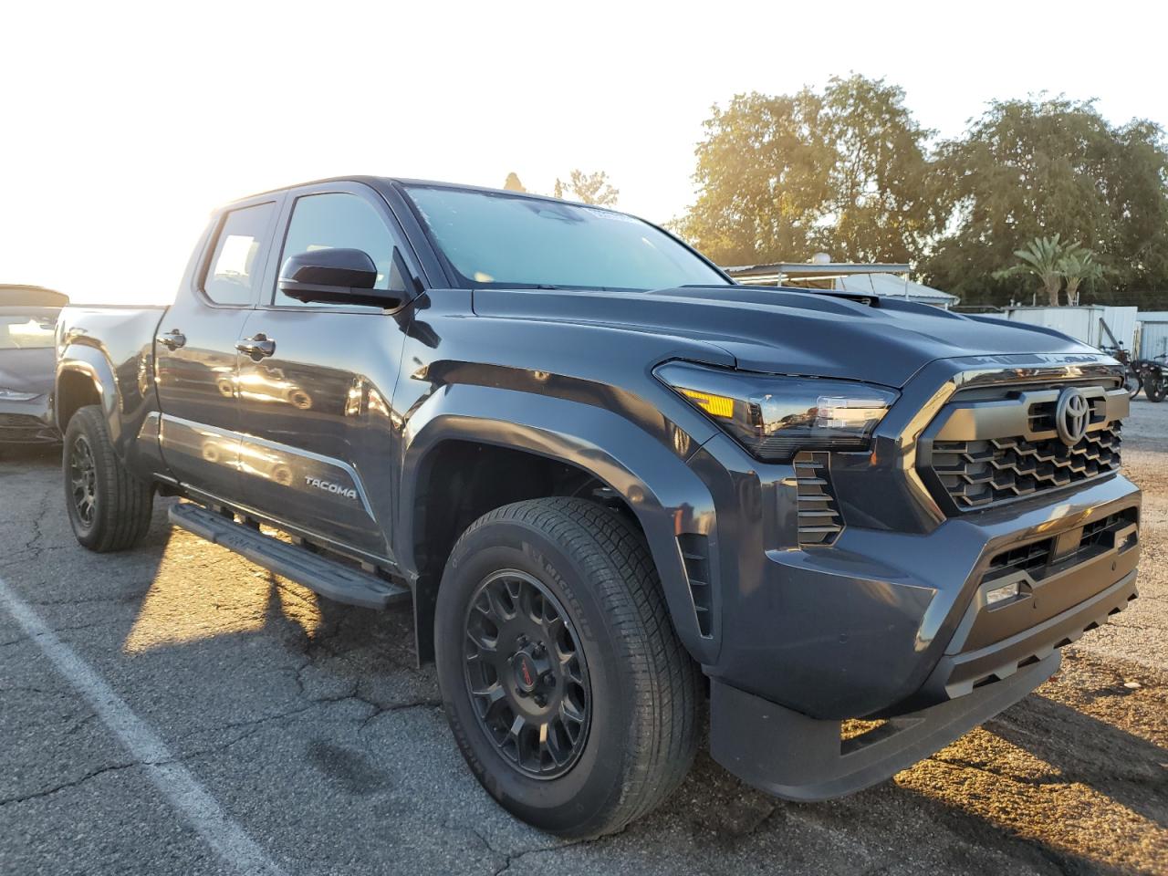 2024 TOYOTA TACOMA DOUBLE CAB photo 4