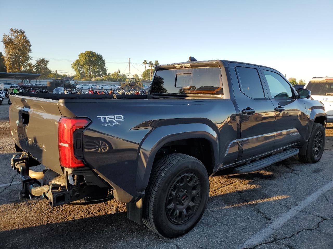 2024 TOYOTA TACOMA DOUBLE CAB photo 3