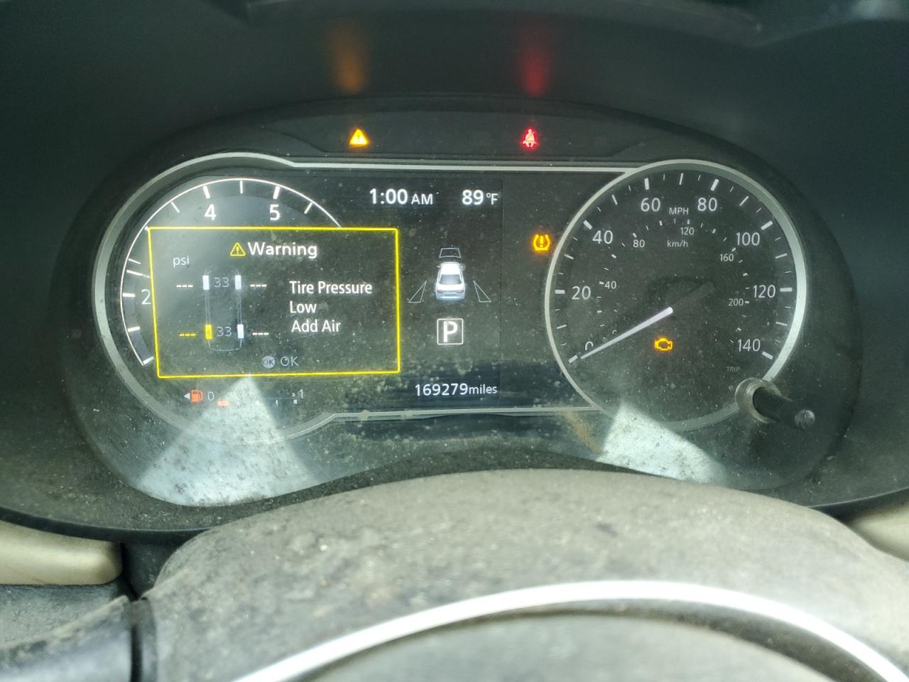 2020 NISSAN VERSA SV photo 9