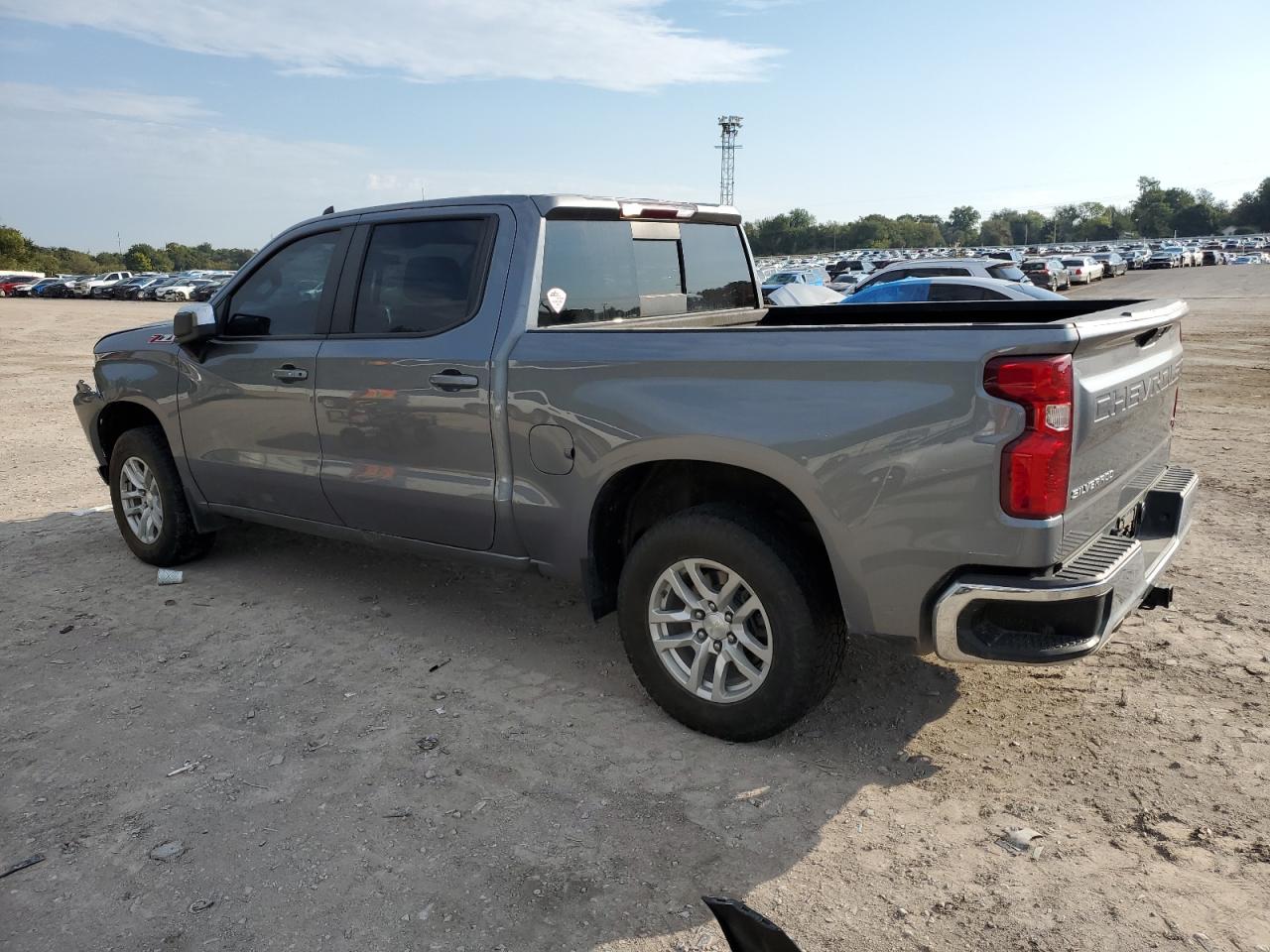 2021 CHEVROLET SILVERADO K1500 LT photo 2
