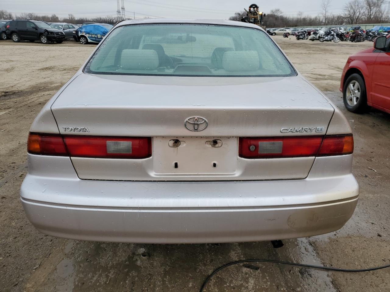 1997 TOYOTA CAMRY LE photo 11