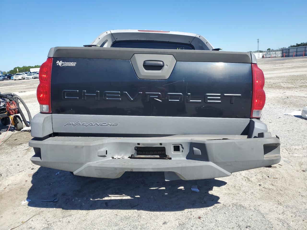 2002 CHEVROLET AVALANCHE C1500 photo 16