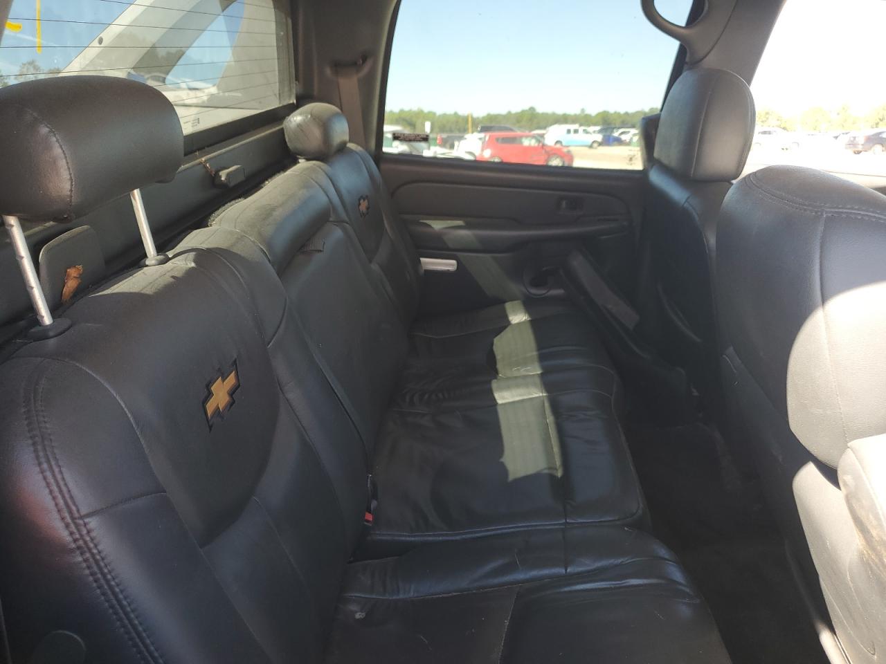 2002 CHEVROLET AVALANCHE C1500 photo 28