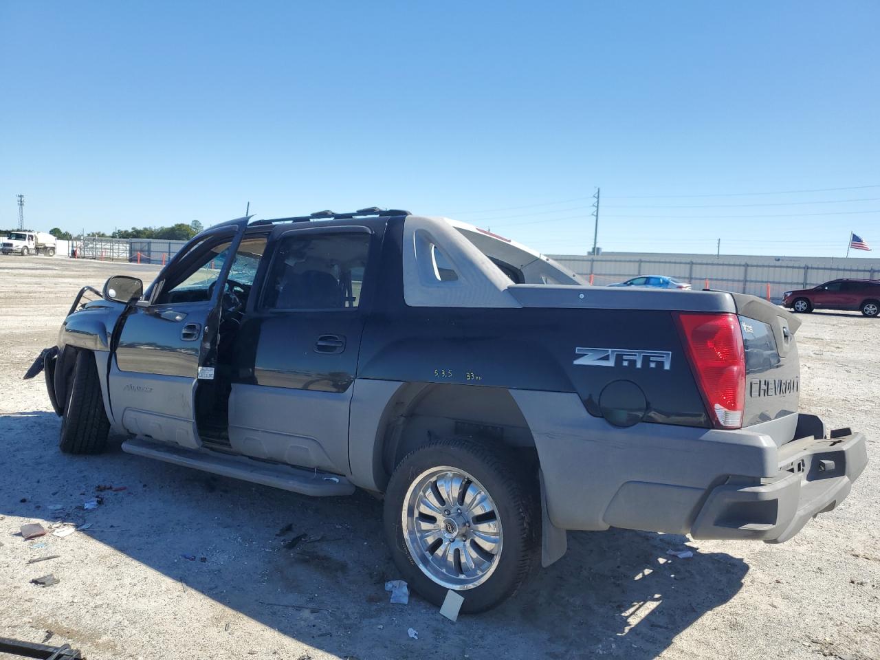 2002 CHEVROLET AVALANCHE C1500 photo 4