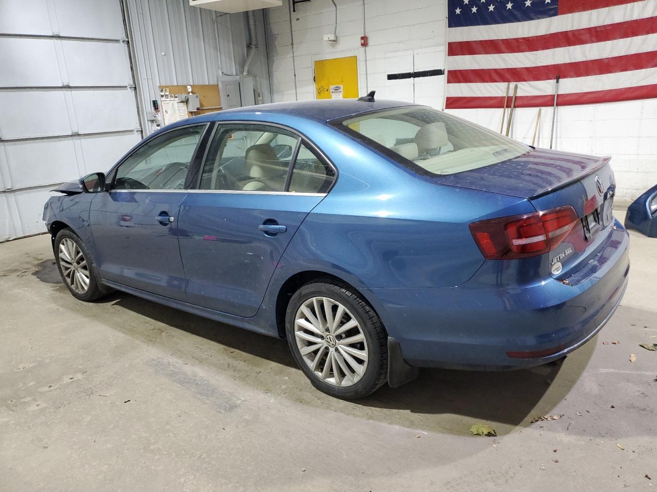 2016 VOLKSWAGEN JETTA SEL photo 2