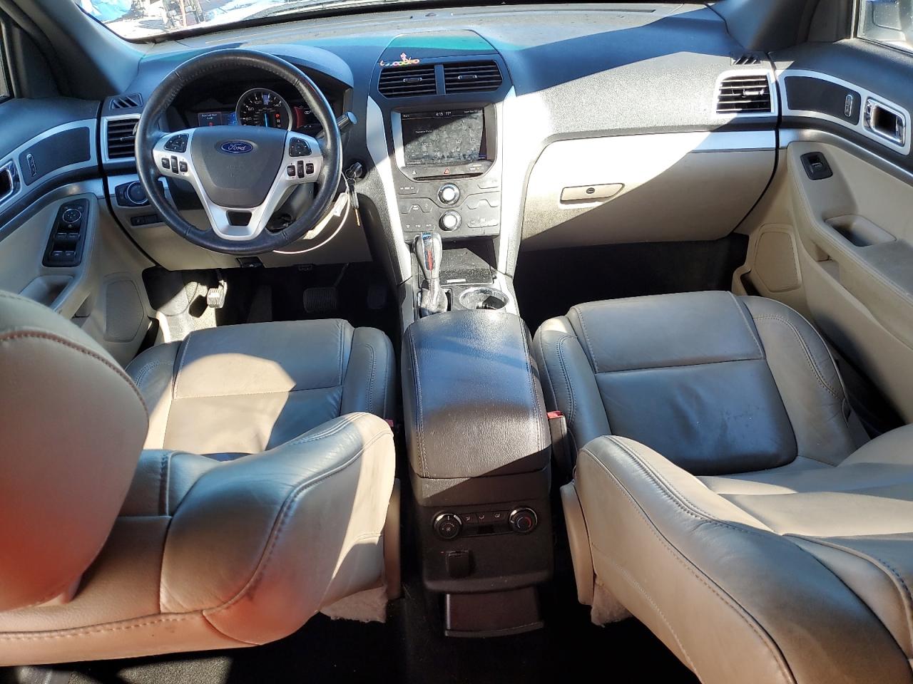 2015 FORD EXPLORER XLT photo 8