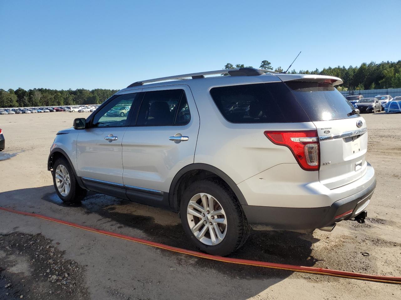 2015 FORD EXPLORER XLT photo 2