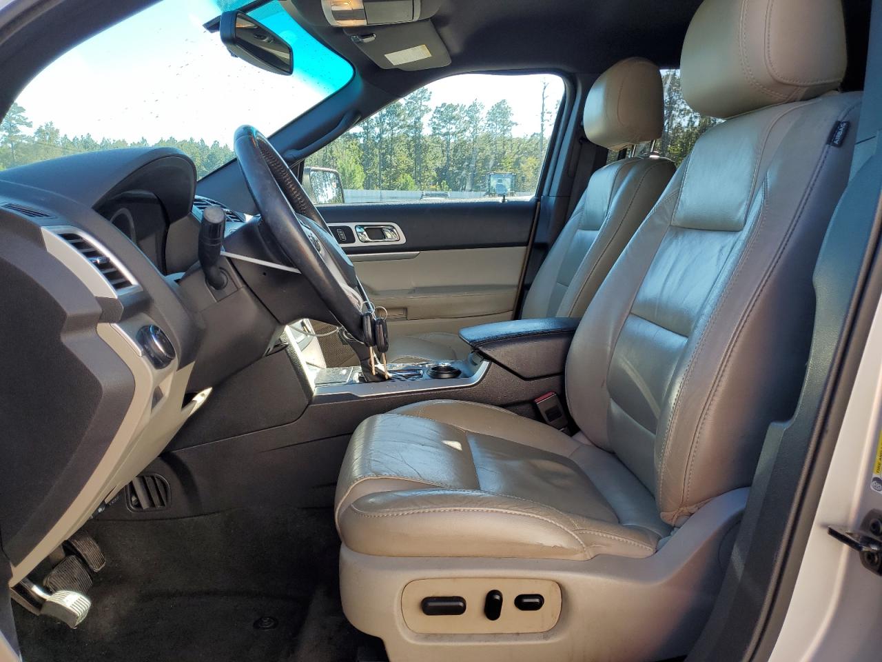 2015 FORD EXPLORER XLT photo 7