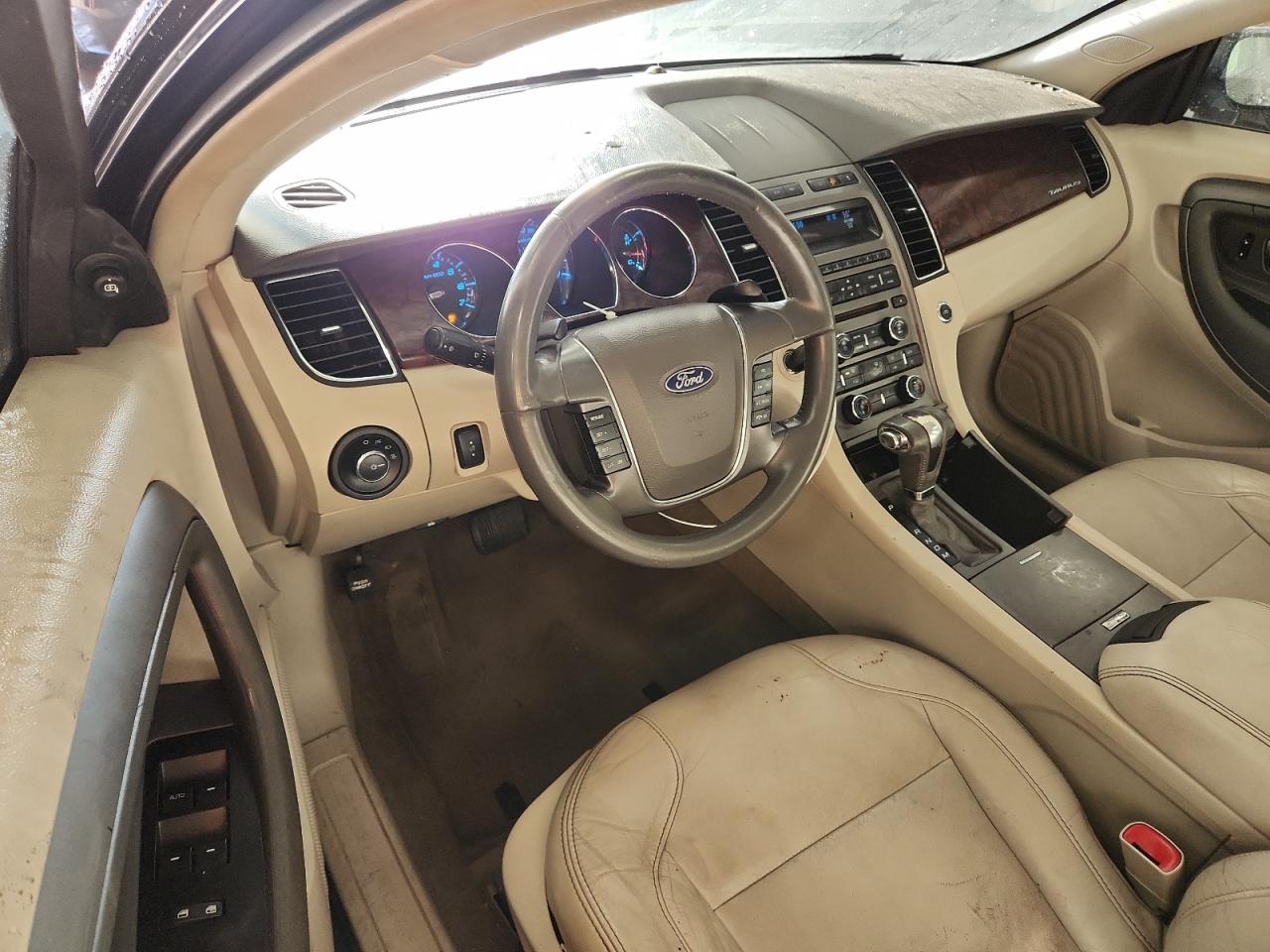 2010 FORD TAURUS SEL photo 22