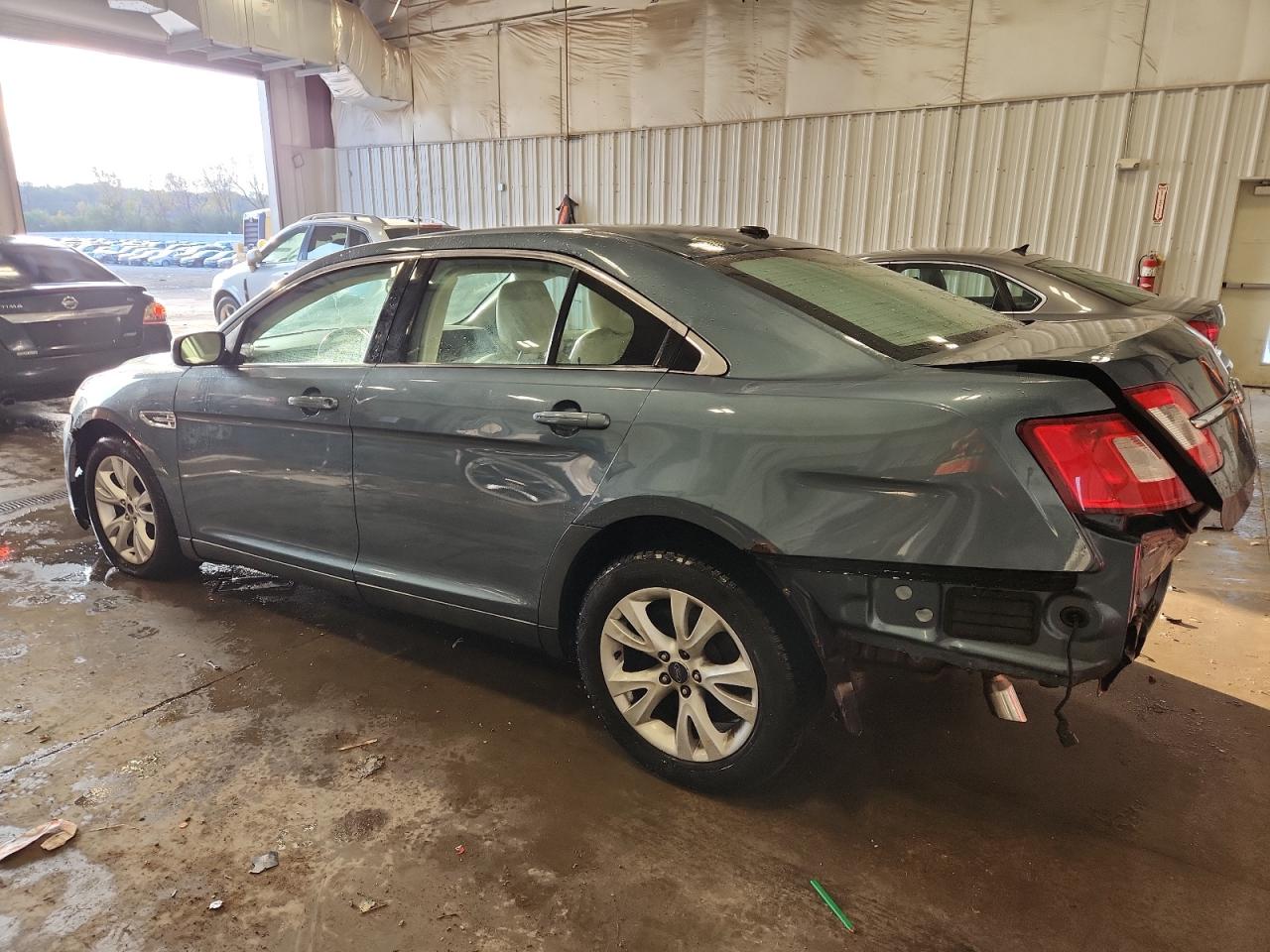 2010 FORD TAURUS SEL photo 4