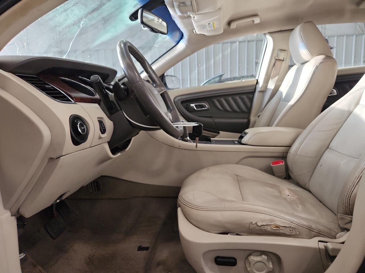 2010 FORD TAURUS SEL photo 19