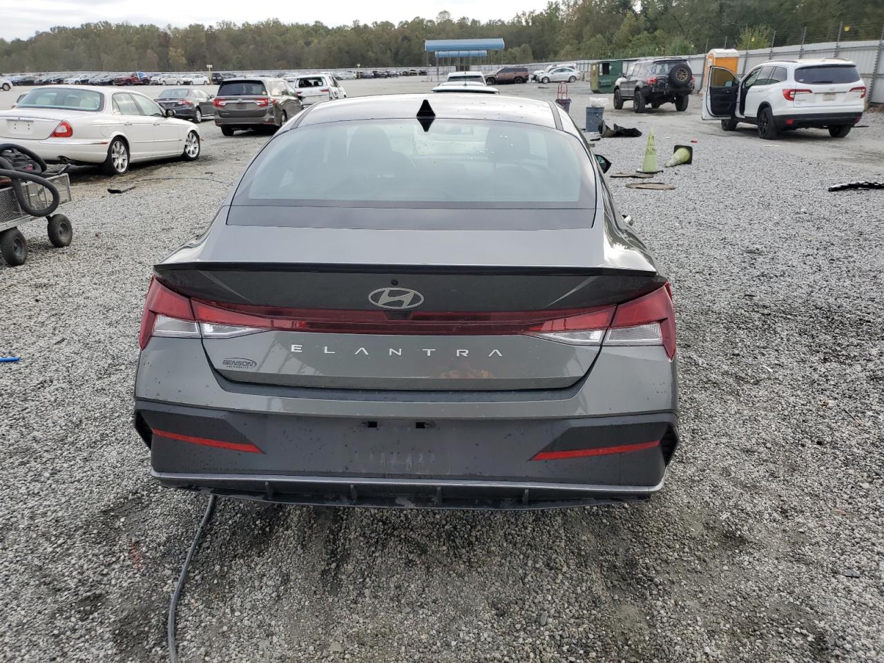 2025 HYUNDAI ELANTRA SEL SPORT photo 11