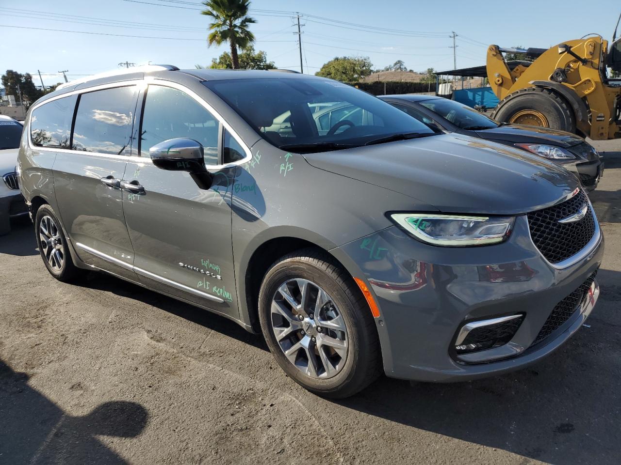 2023 CHRYSLER PACIFICA HYBRID PINNACLE photo 4