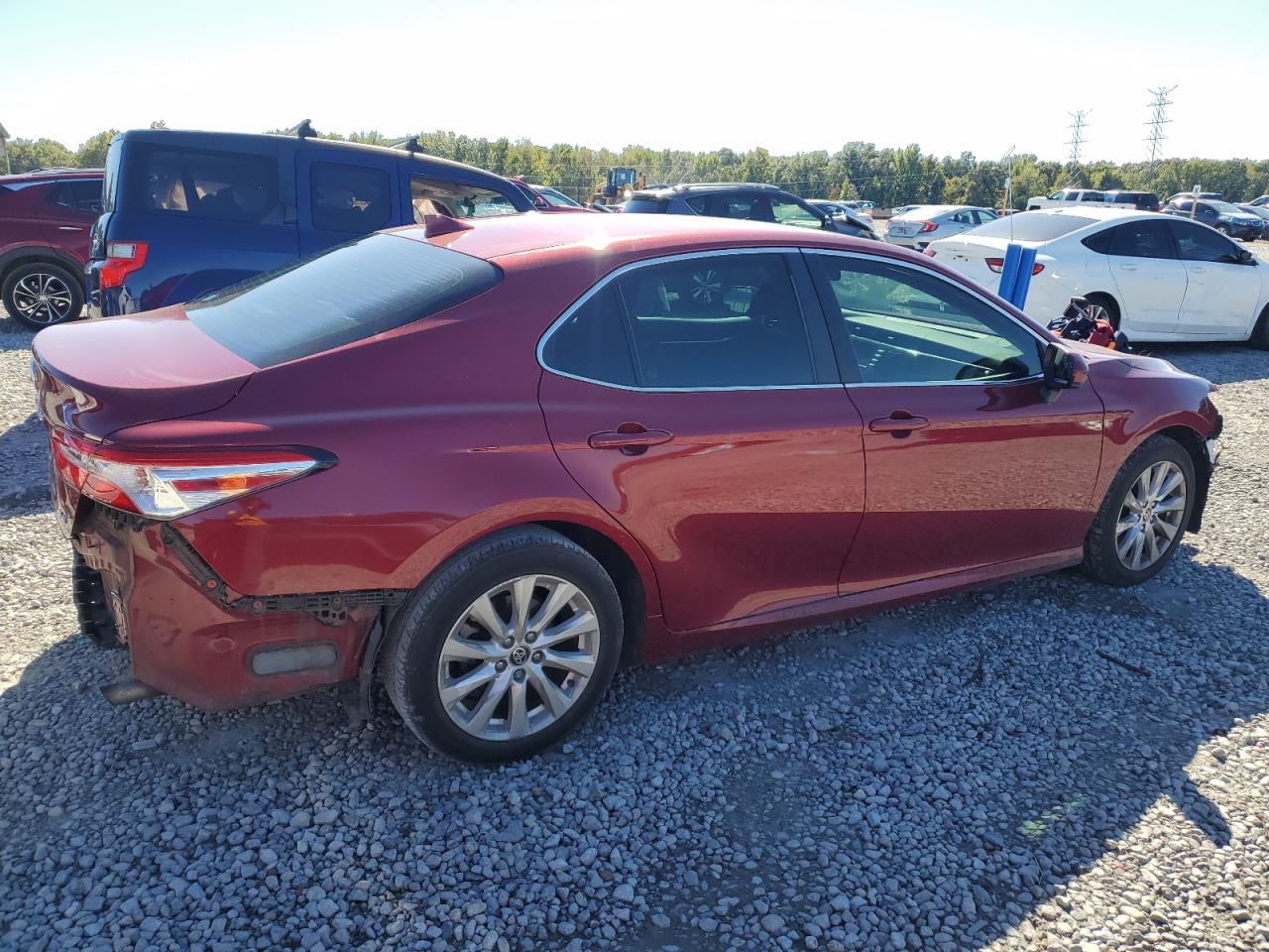2020 TOYOTA CAMRY LE photo 5