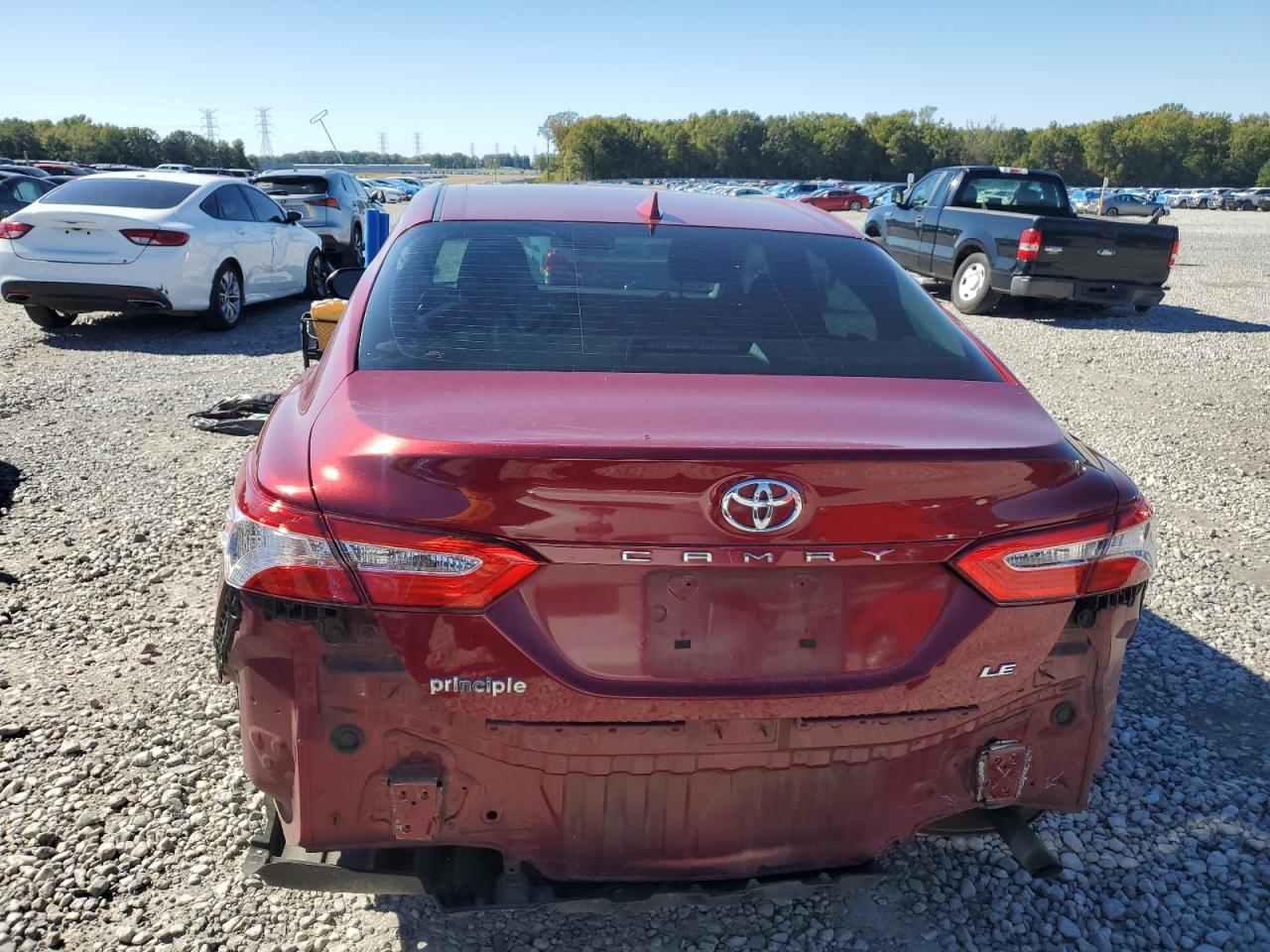 2020 TOYOTA CAMRY LE photo 11
