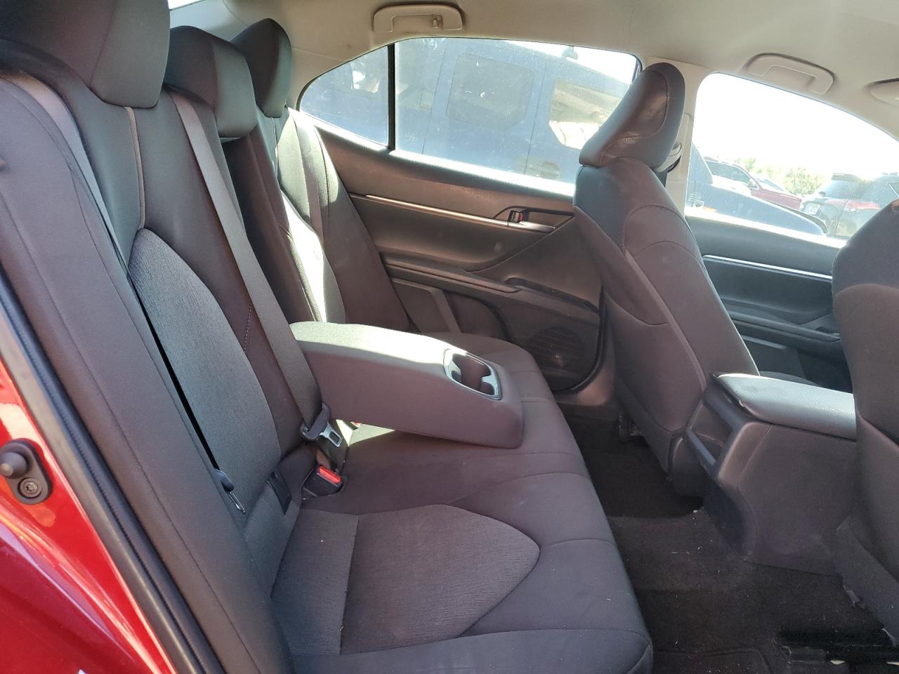 2020 TOYOTA CAMRY LE photo 19