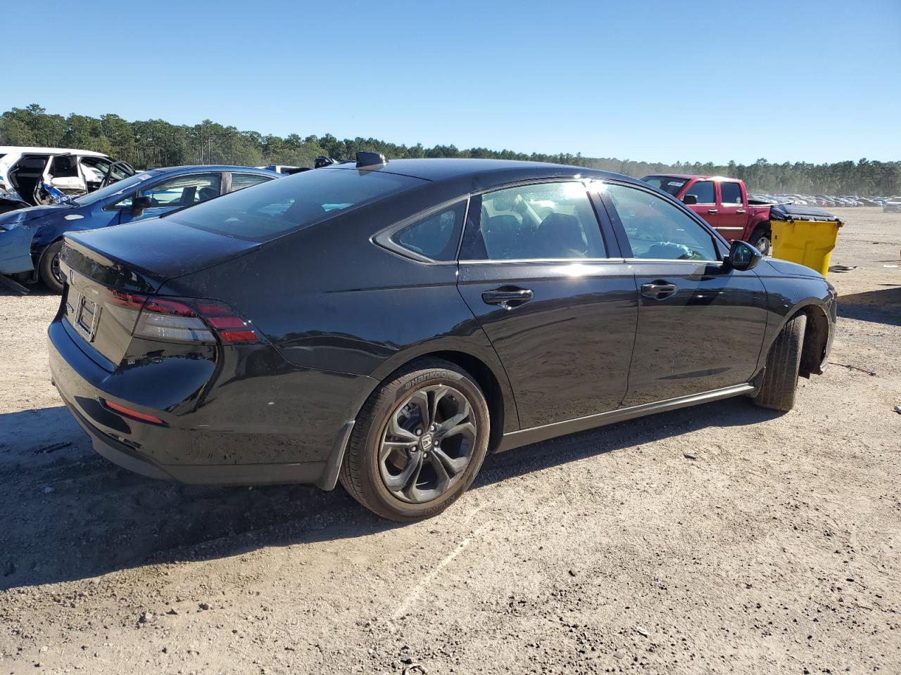 2025 HONDA ACCORD SE photo 3