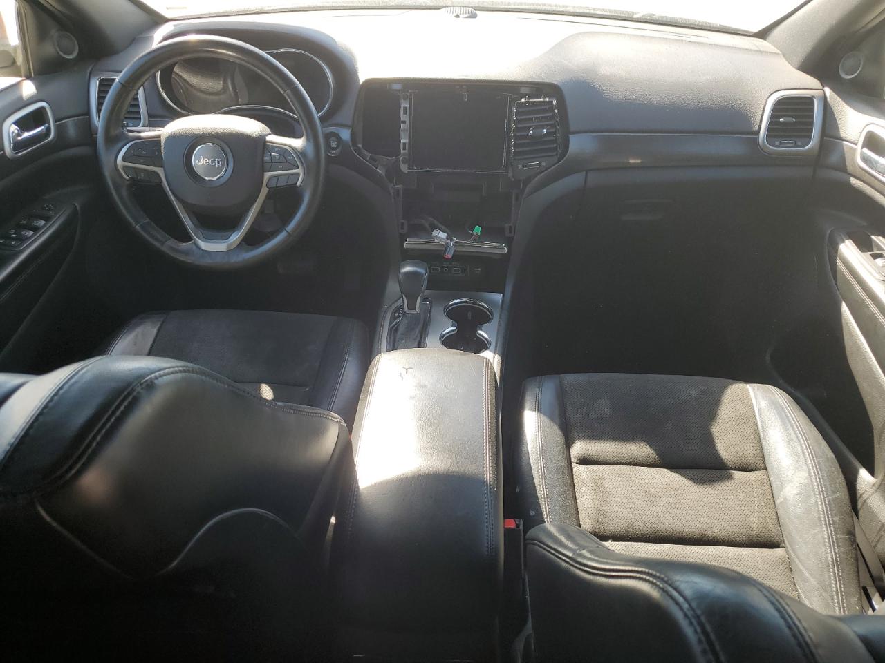 2018 JEEP GRAND CHEROKEE LAREDO photo 15