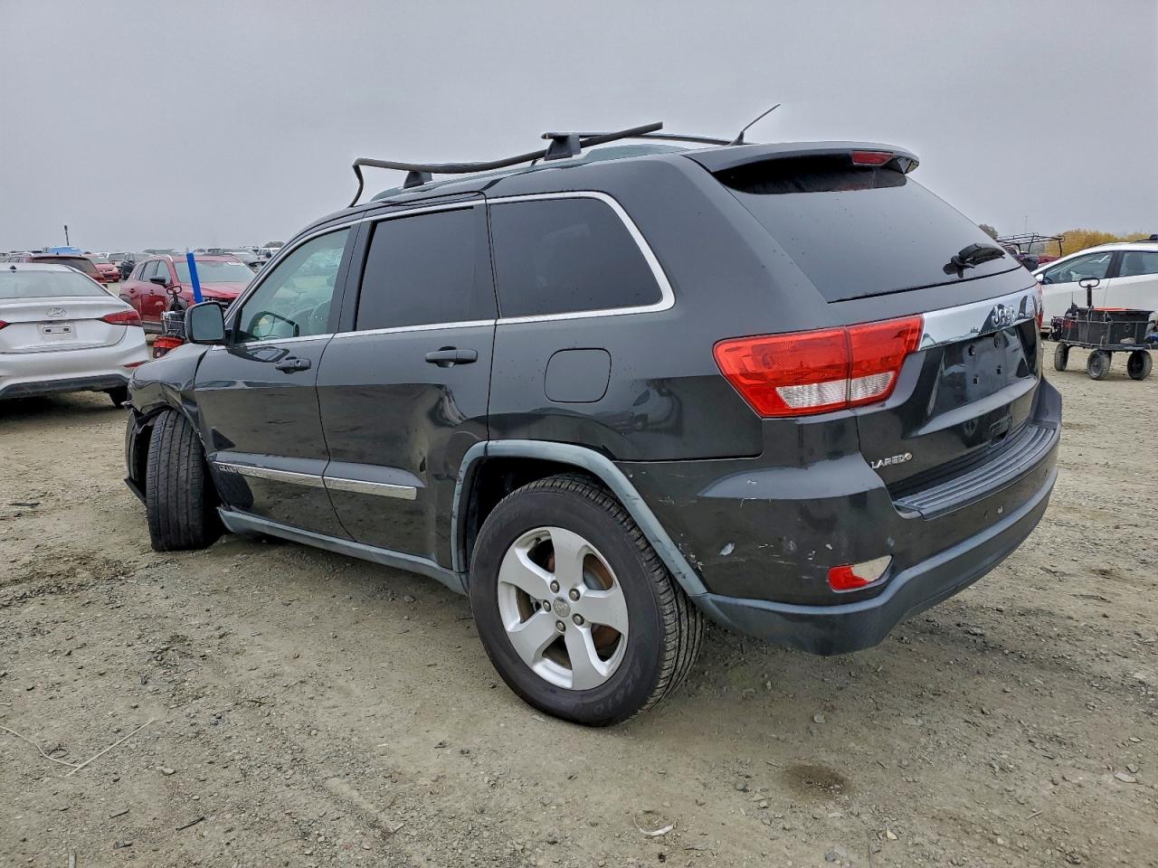 2011 JEEP GRAND CHEROKEE LAREDO photo 2