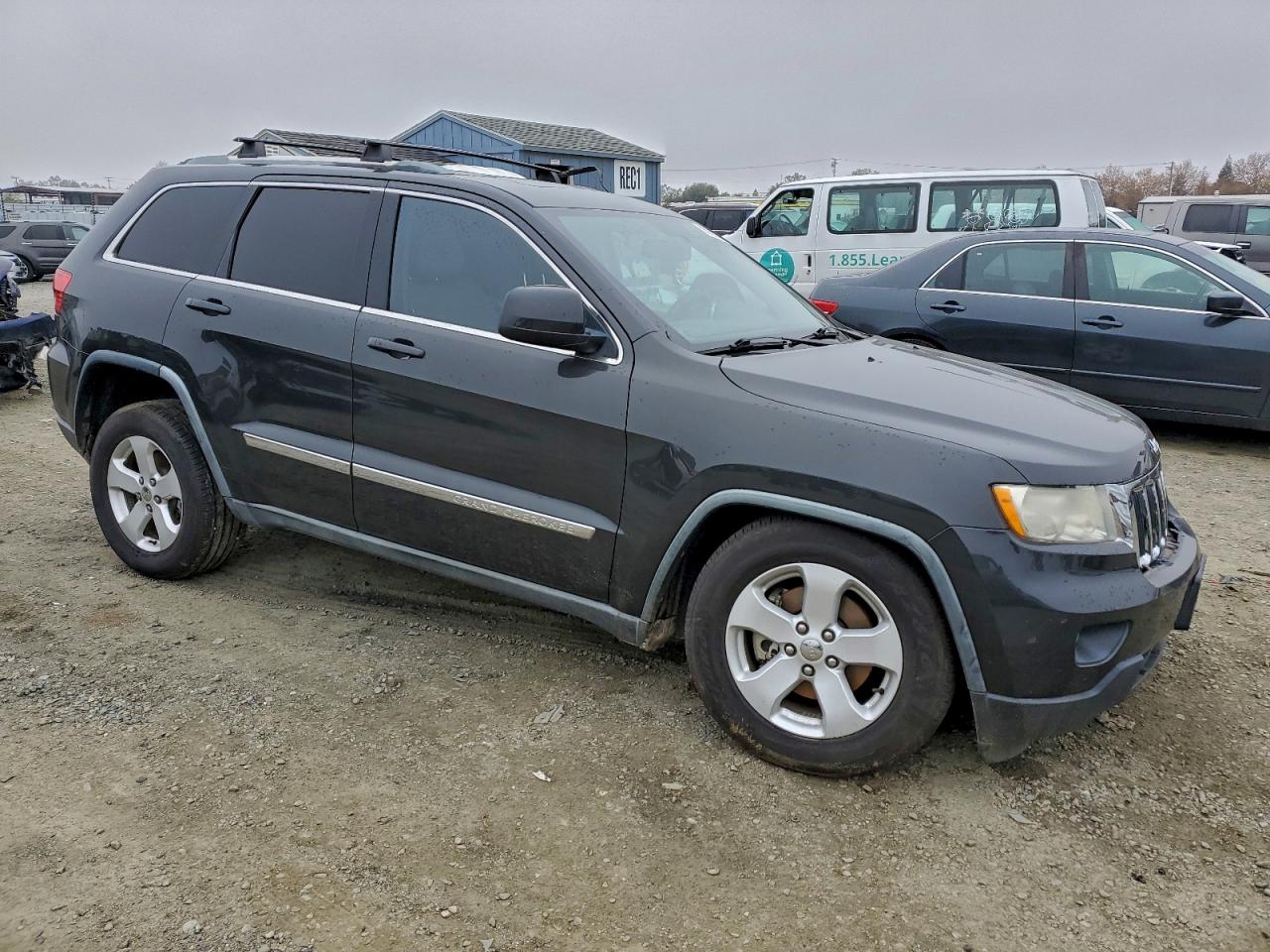 2011 JEEP GRAND CHEROKEE LAREDO photo 4