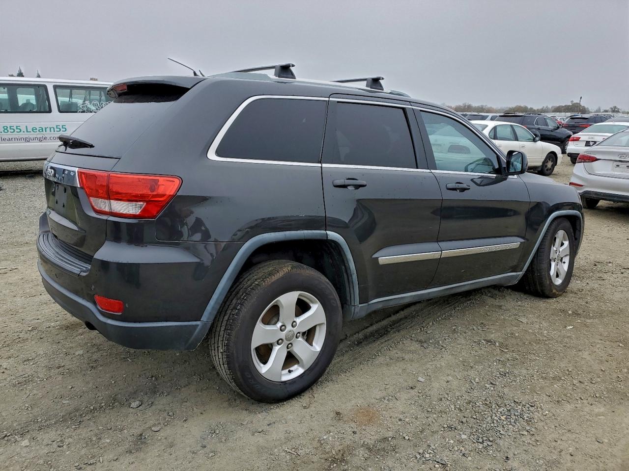 2011 JEEP GRAND CHEROKEE LAREDO photo 3