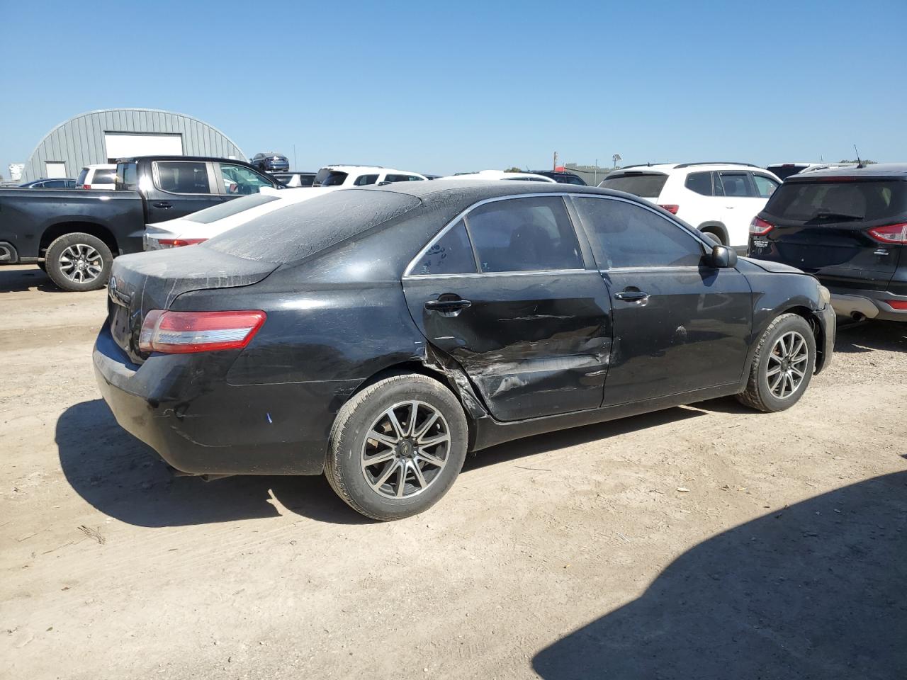 2011 TOYOTA CAMRY BASE photo 3