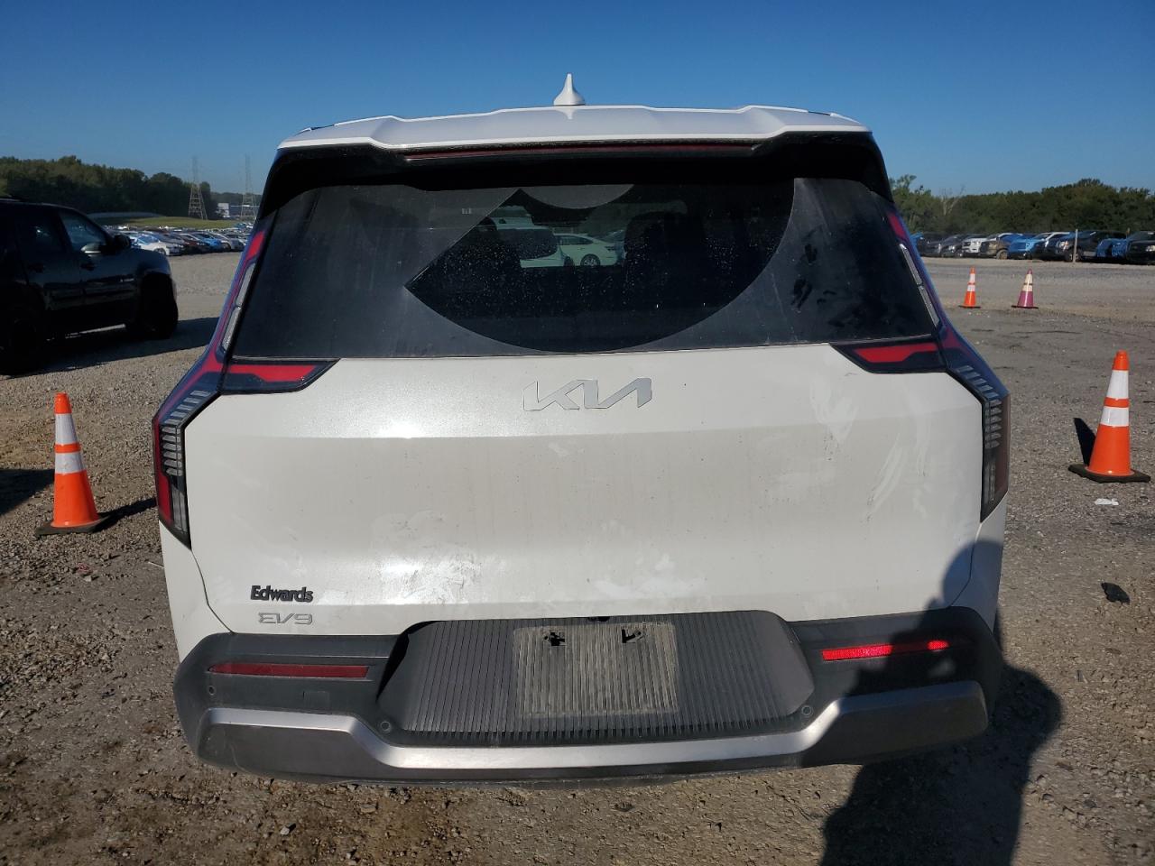 2024 KIA EV9 LIGHT photo 6
