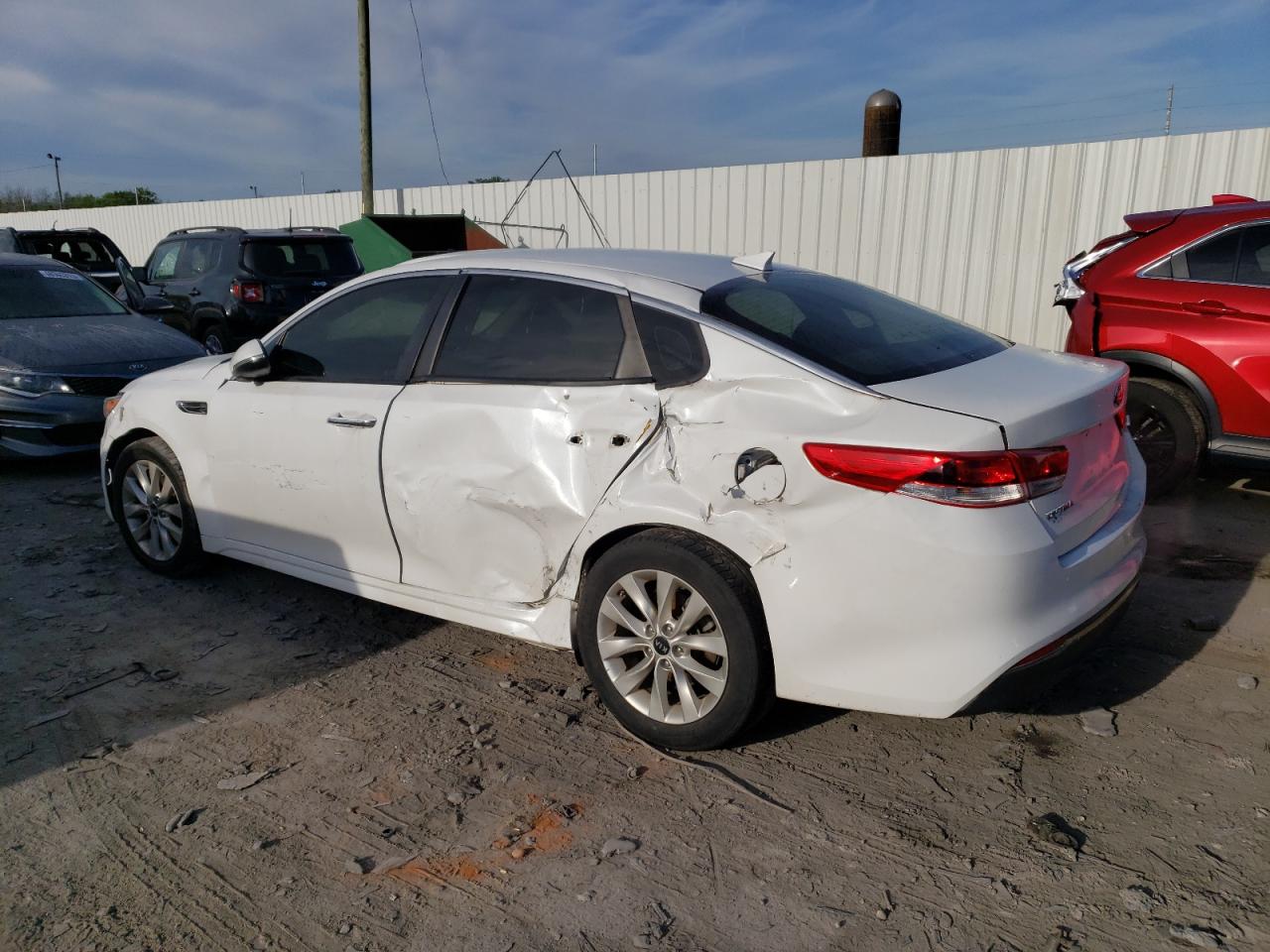 2016 KIA OPTIMA LX photo 4