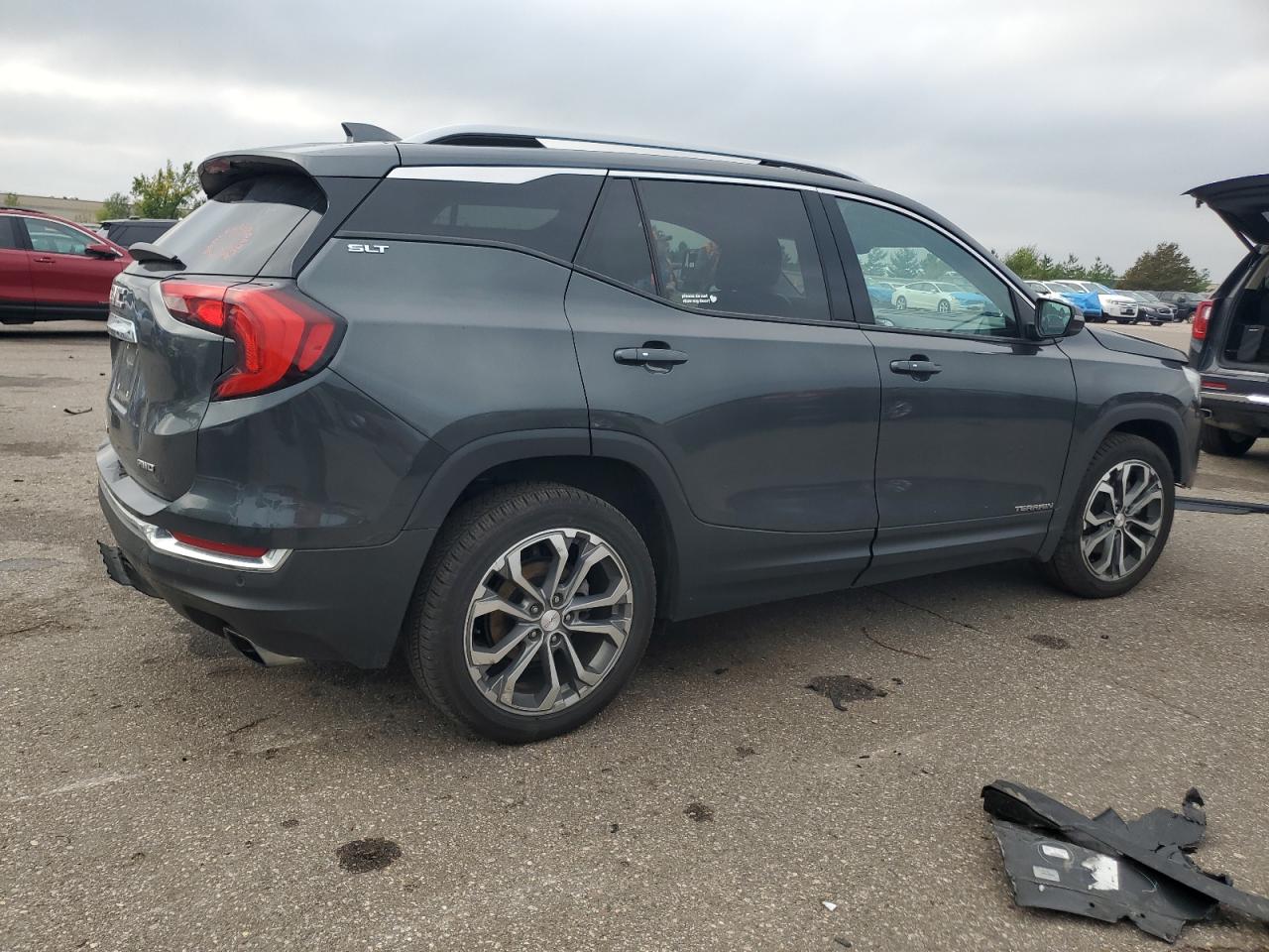 2018 GMC TERRAIN SLT photo 3