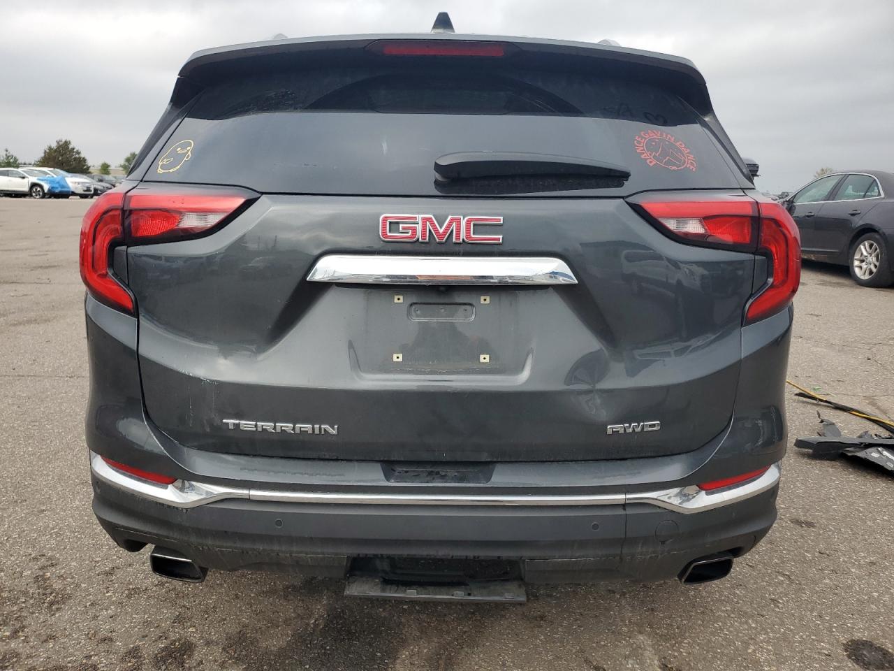 2018 GMC TERRAIN SLT photo 6