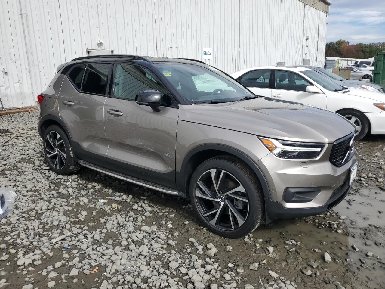 2022 VOLVO XC40 T5 R-DESIGN photo 4