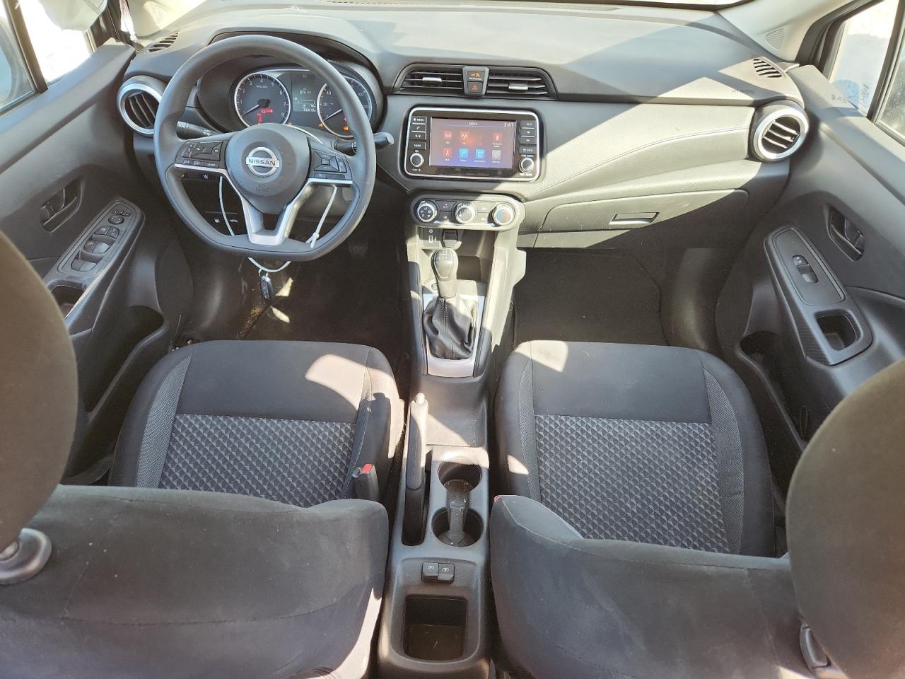 2020 NISSAN VERSA S photo 8