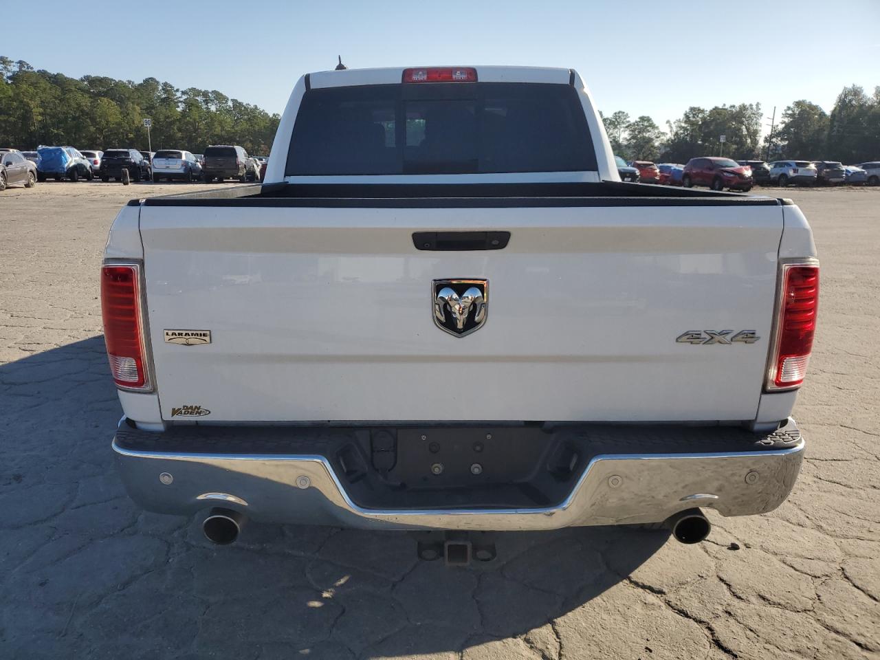 2016 RAM 1500 LARAMIE photo 16