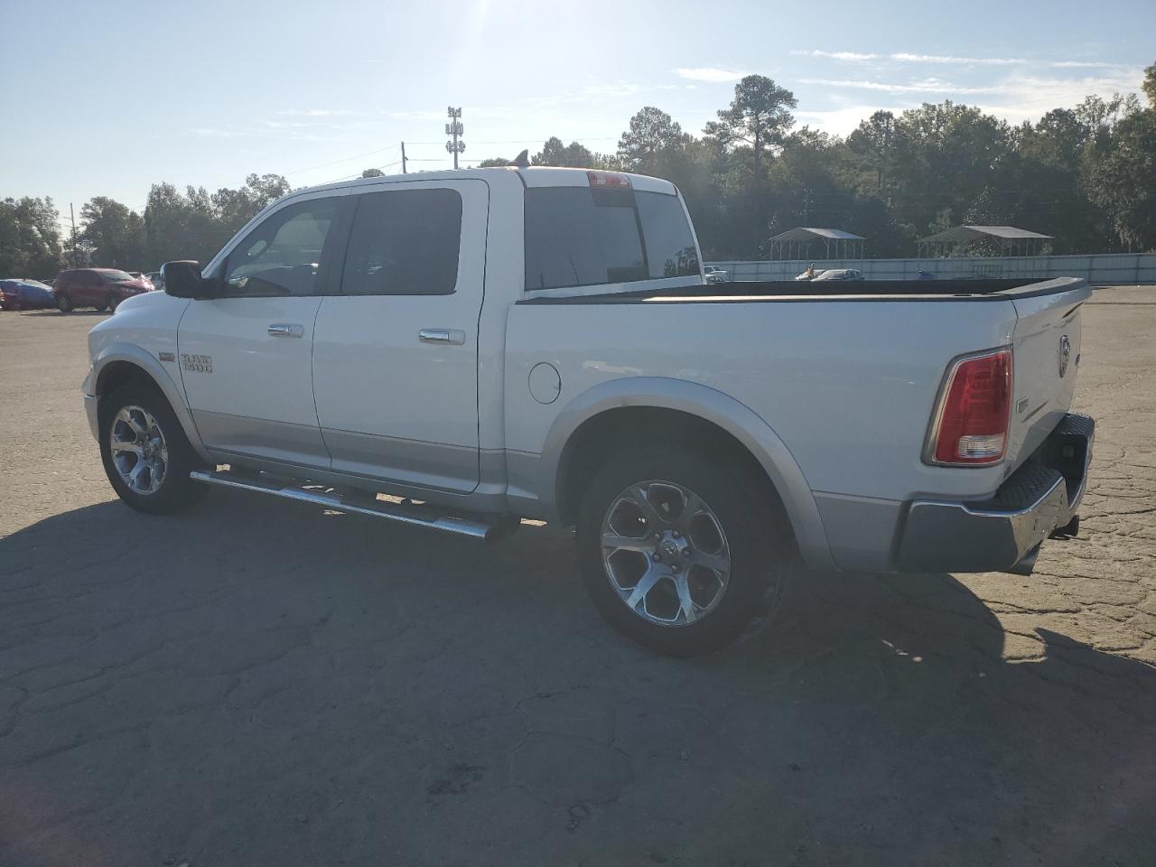 2016 RAM 1500 LARAMIE photo 4