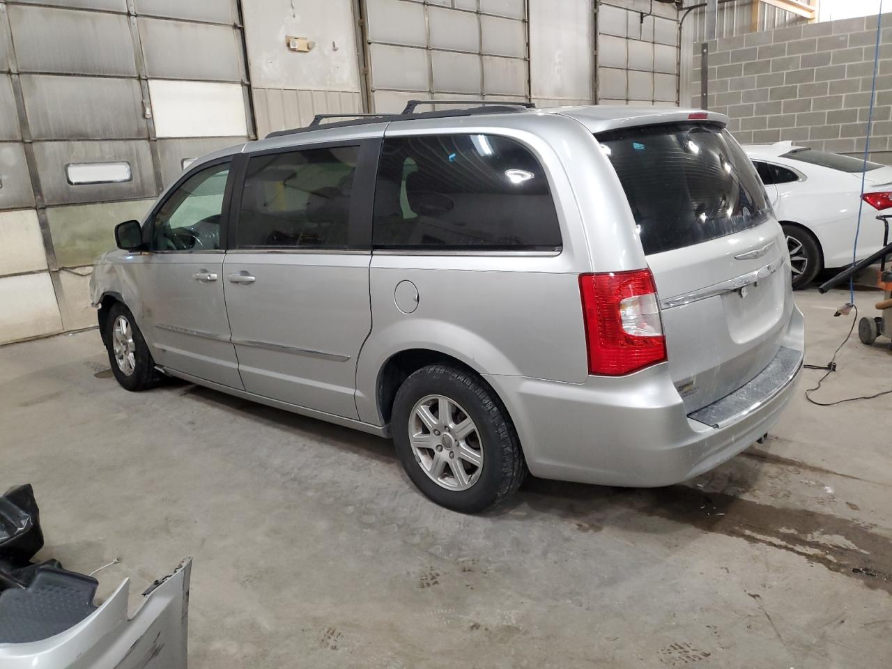 2012 CHRYSLER TOWN & COUNTRY TOURING photo 4