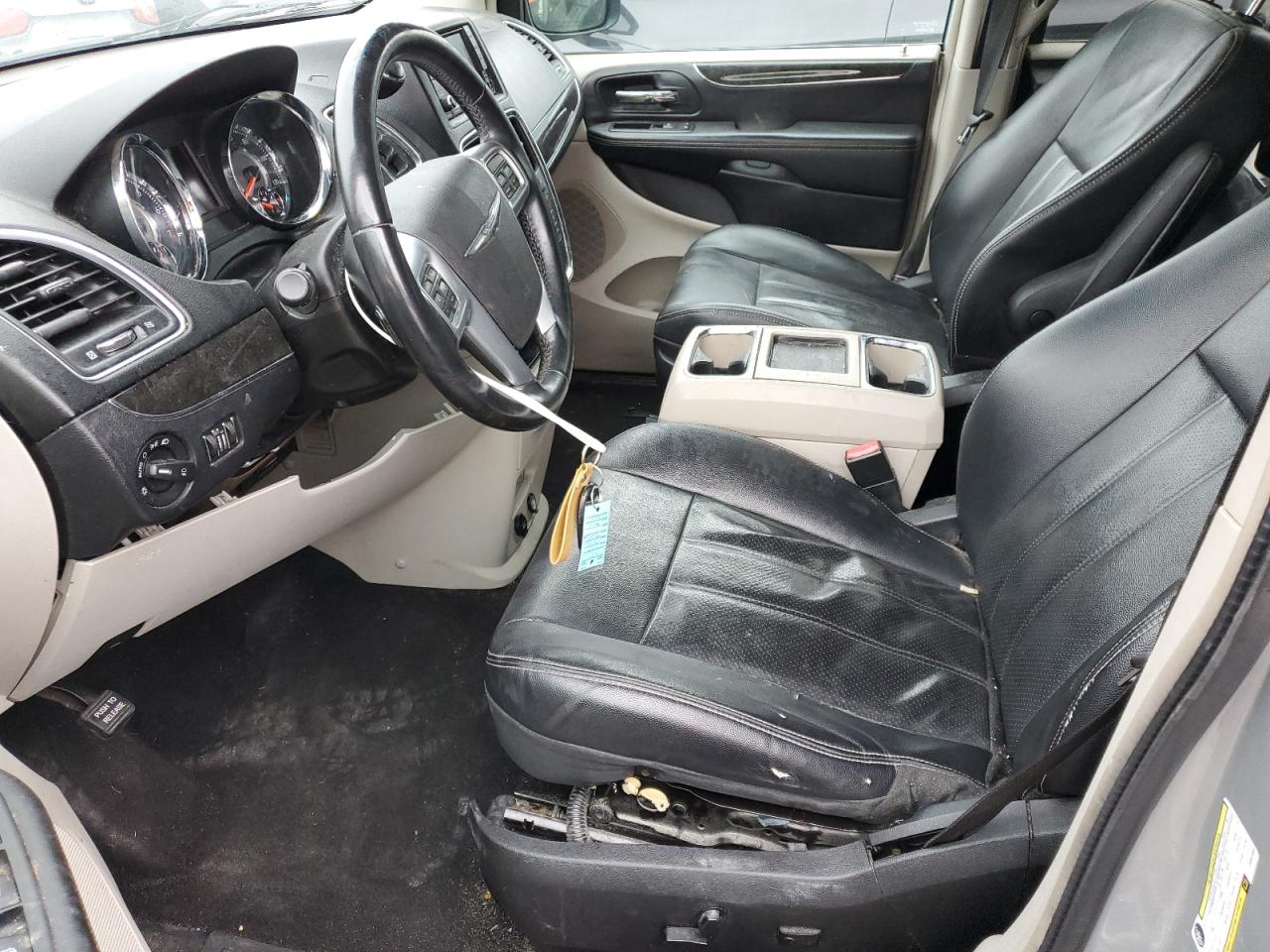 2012 CHRYSLER TOWN & COUNTRY TOURING photo 19